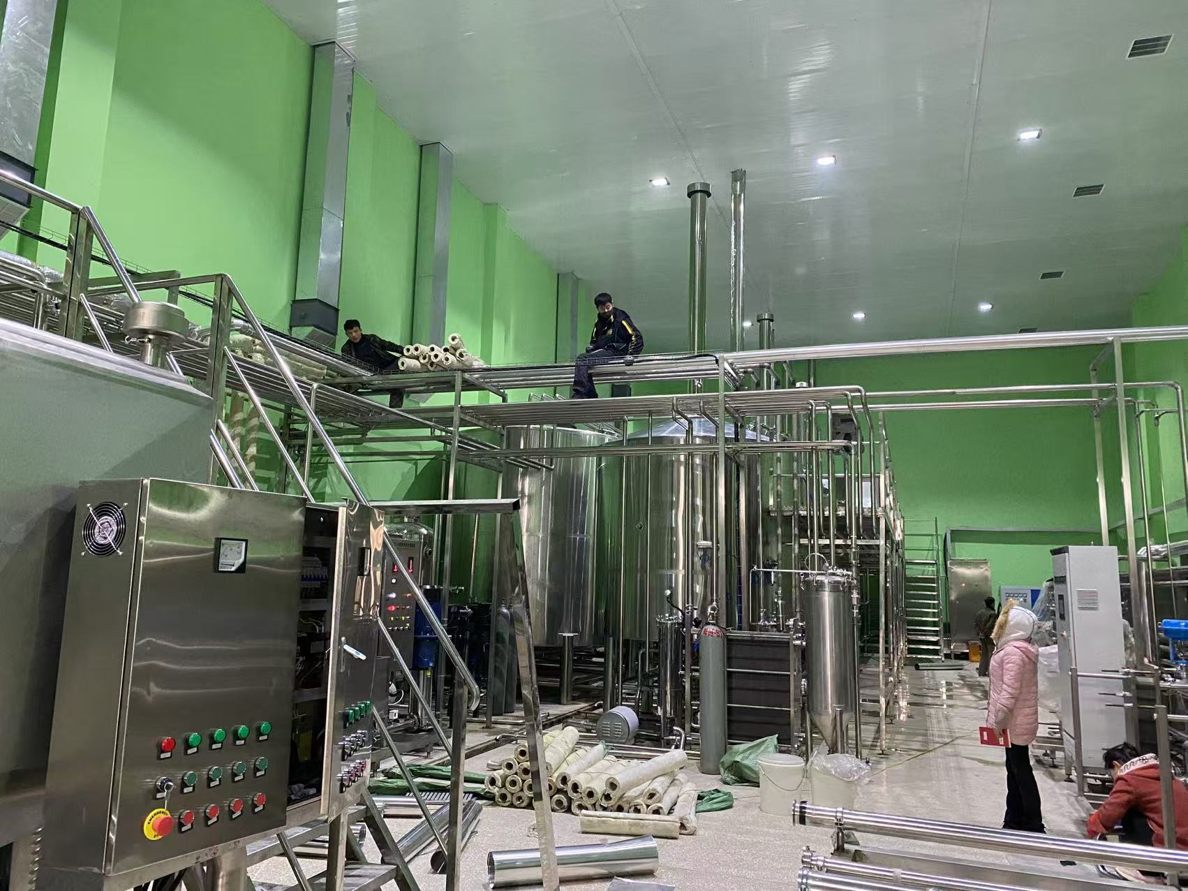 盐湖精酿啤酒设备厂—精酿啤酒设备制造：传承工艺与创新科技的交融